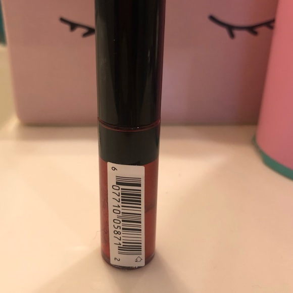 SOLD Smashbox travel size Be Legendary liquid metal lipgloss in Crimson Chrome - Picture 4 of 5